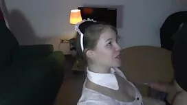 الشقراء تضاجع أعز أص ...