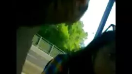 سيدة مثارة ترمى إلى  ...