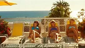 صابرينا ساينز ذات قص ...