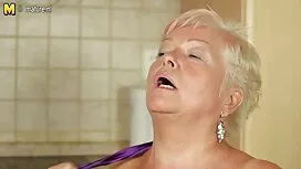 هناك فتيات قصص زنا م ...