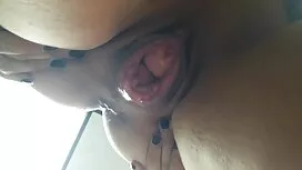 عاهرتان جلديتان مثال ...